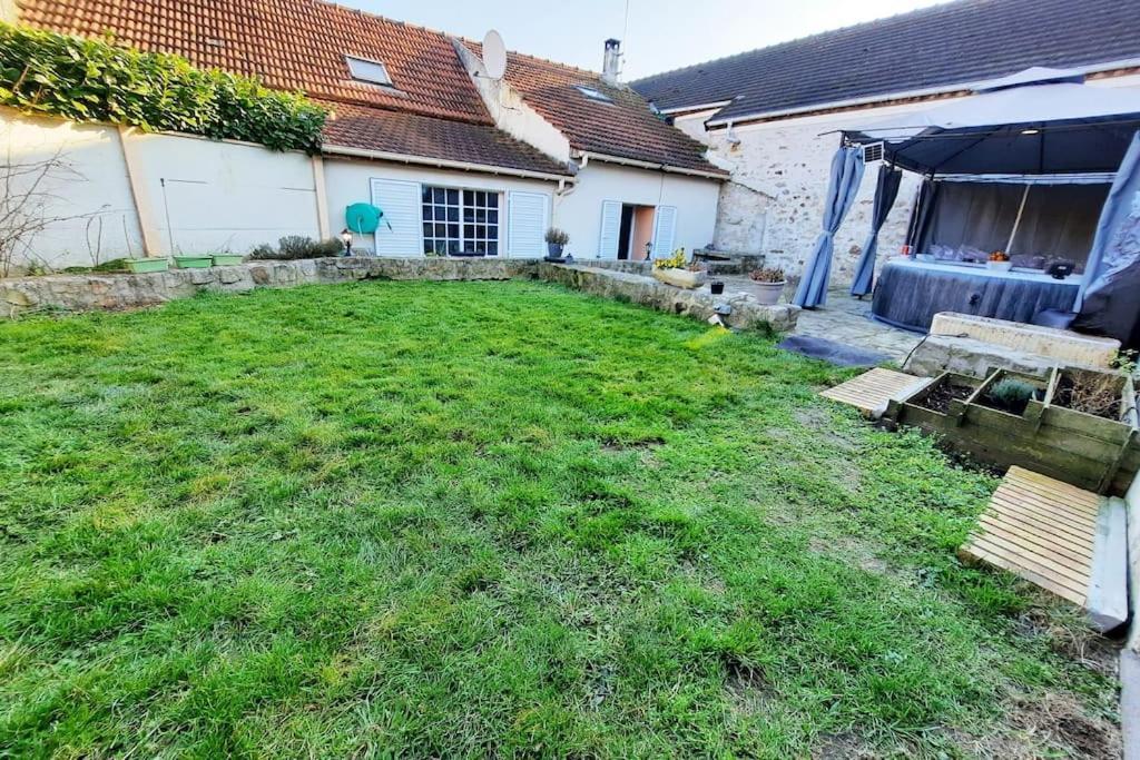 Villa Confortable Avec Jacuzzi A Chevannes Chevannes  Exterior foto